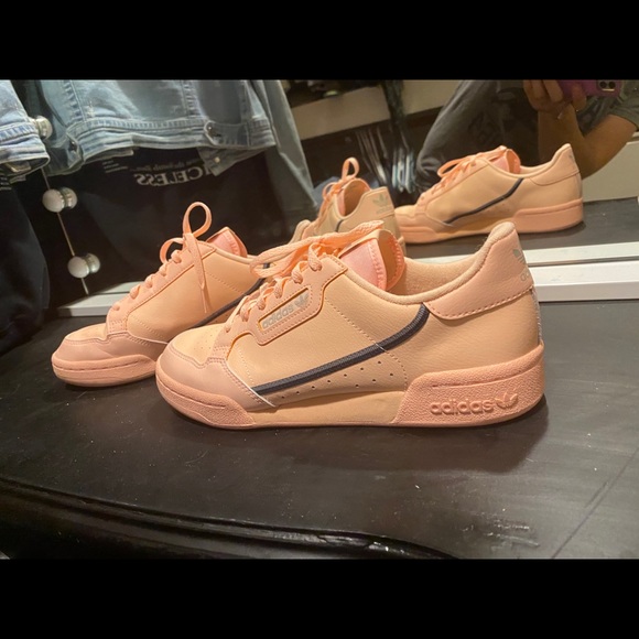 Women’s Adidas - Picture 6 of 6